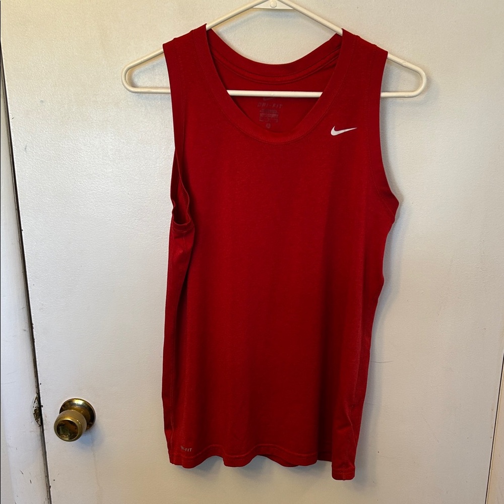 Nike Women’s Sleeveless Shirt Red Large